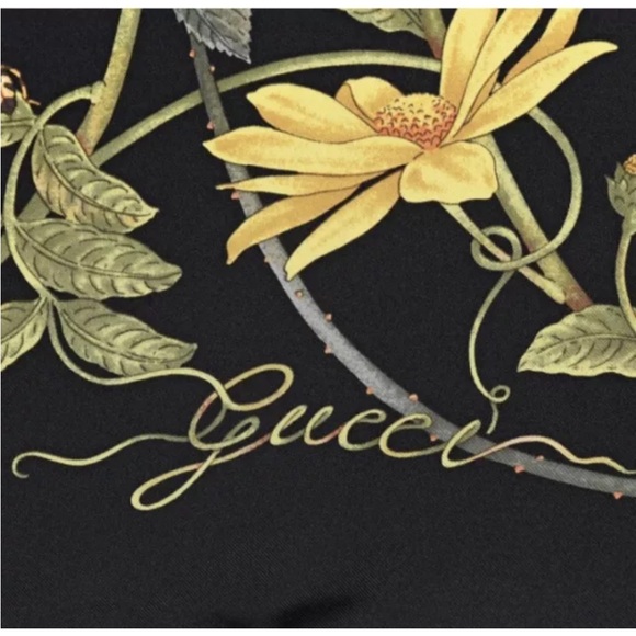 GUCCI Silk Floral Black Silk Scarf NWT - Picture 8 of 10